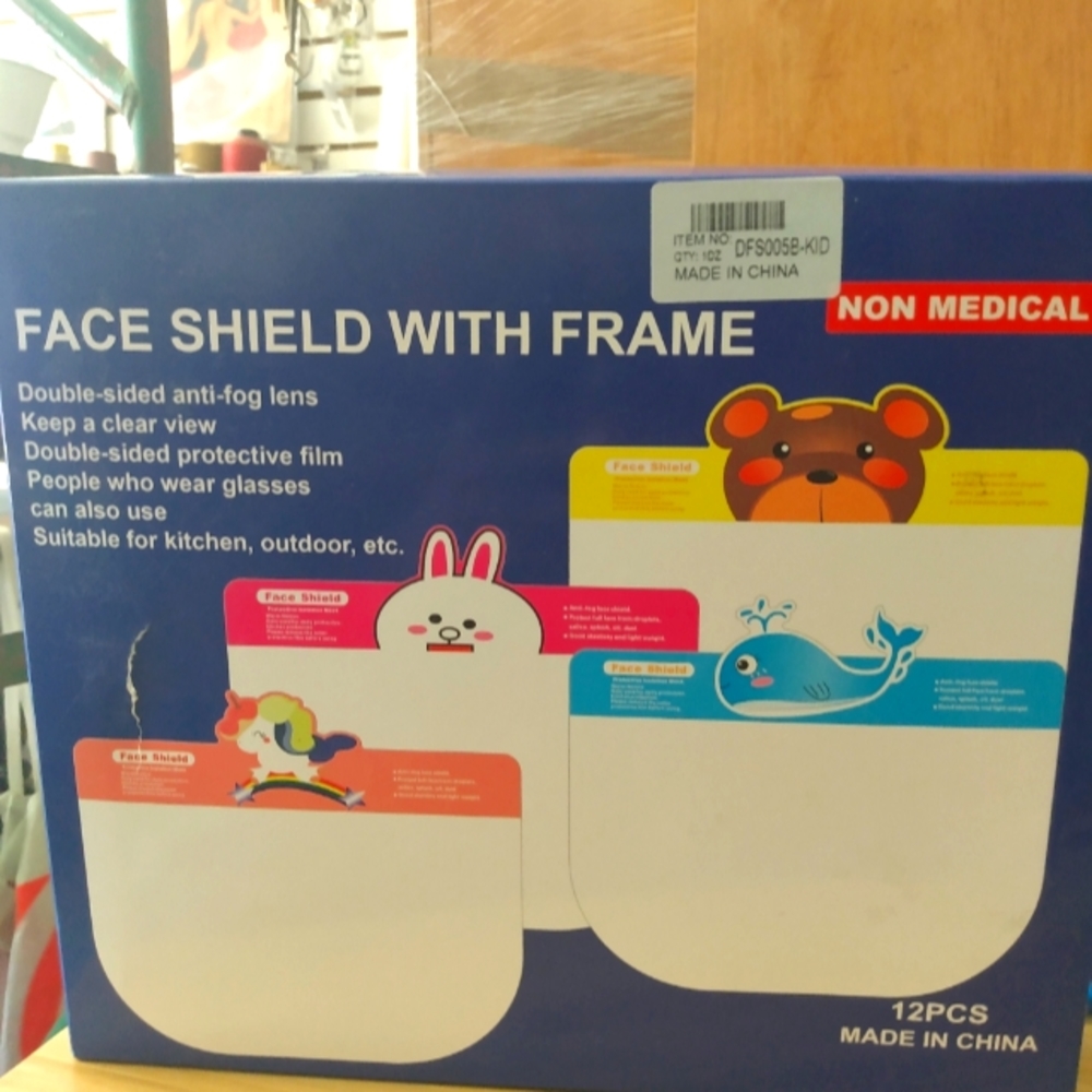 Face Shield (3/15$) Covering Print Design Pink PiG *USED for kids eye protection